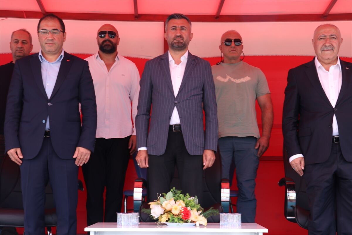 Ağrı'da tenis heyecanı 120 sporcunun katılımıyla başladı