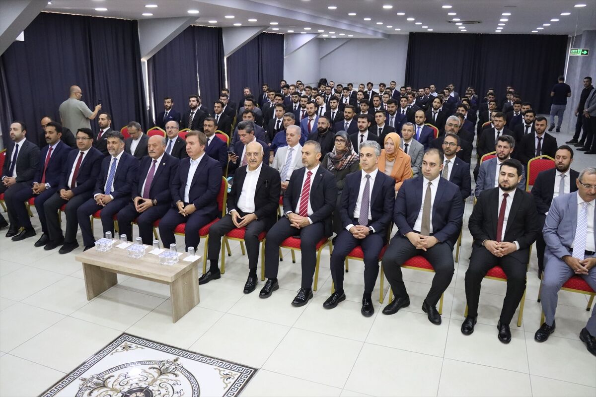 Erzincan Valisi Aydoğdu'dan din görevlilerine rol model olma çağrısı: