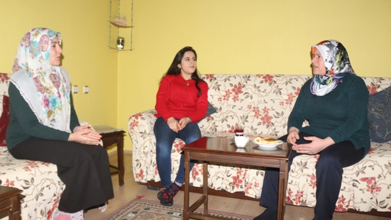 "Bu köye bir kadın eli değmeli"