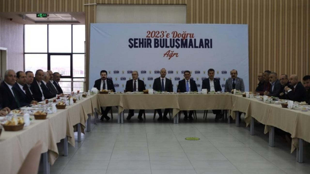 AK Parti'li İleri: "Muhalefet inşa etmekten ziyade yıkmaya ve yıldırmaya odaklanmış"
