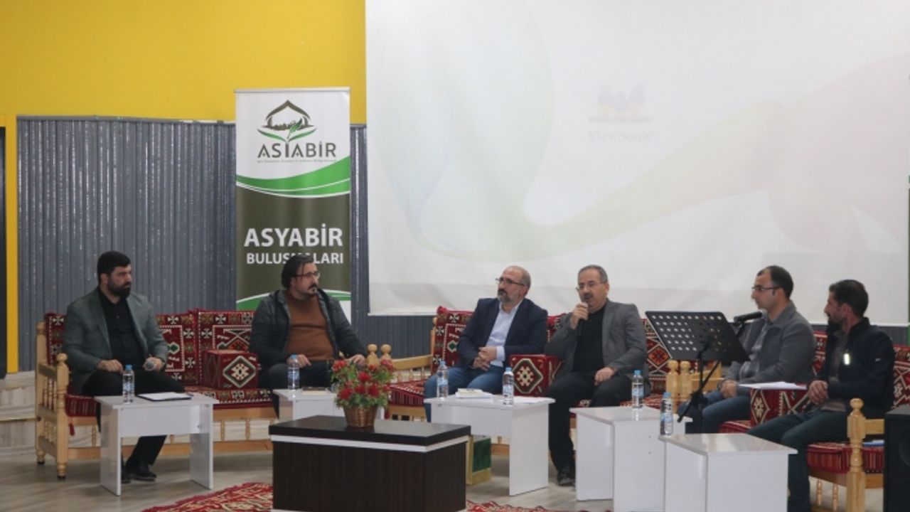 Asyabir Ağrı yazar buluşmaları etkinliği düzenledi