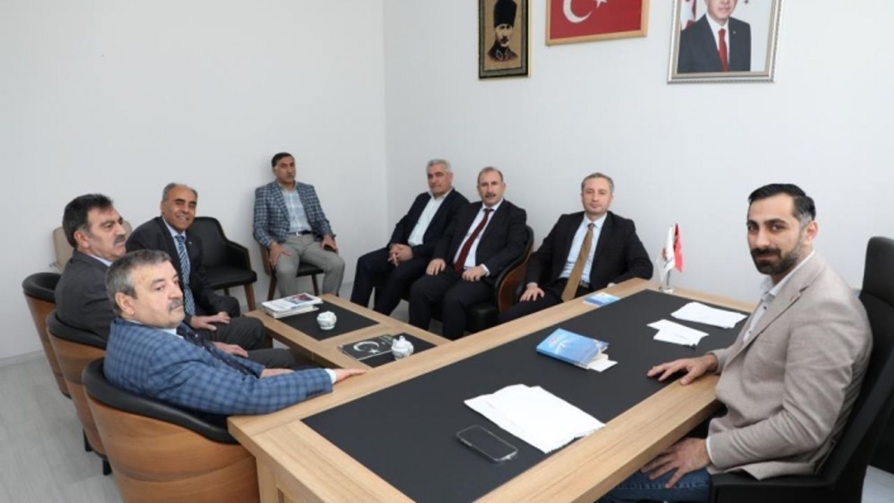 Ağrı Milli Eğitim Müdürü Kökrek’ten, AK Parti Ağrı İl Başkanlığına “Hayırlı olsun” ziyareti
