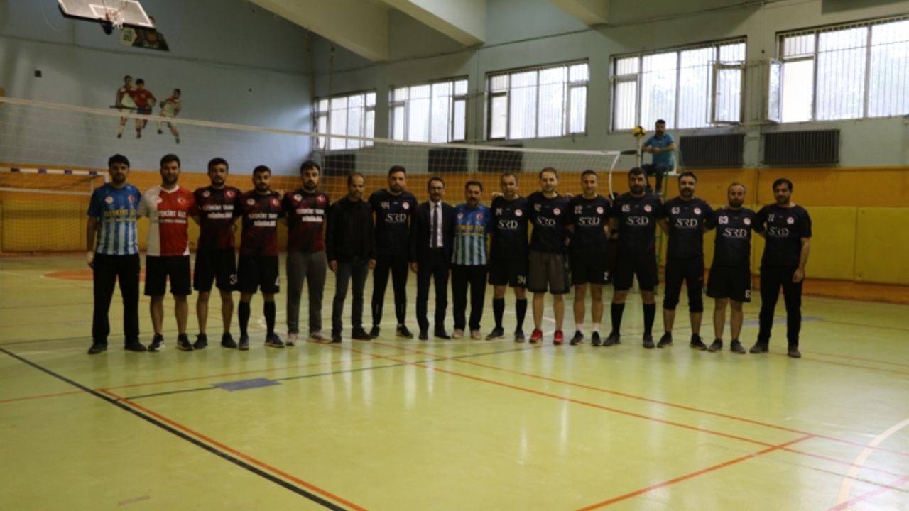 AĞRI İL TARIM VE ORMAN MÜDÜRLÜĞÜ 2.GELENEKSEL VOLEYBOL TURNUVASI ŞAMPİYONU BELLİ OLDU