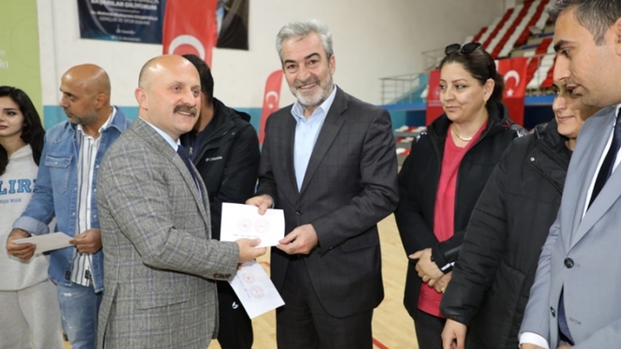 Ağrı’da Amatör Spor Kulüplerine 1 Milyon 80 Bin TL Destek
