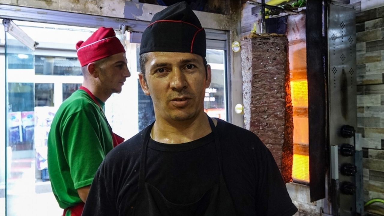 Ağrı'da 37 dereceye ulaşan hava sıcaklığı çalışanlar için 50 dereceyi aşıyor