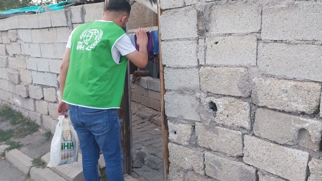 Ağrı İHH 500 Aileye Kurban Eti Dağıttı