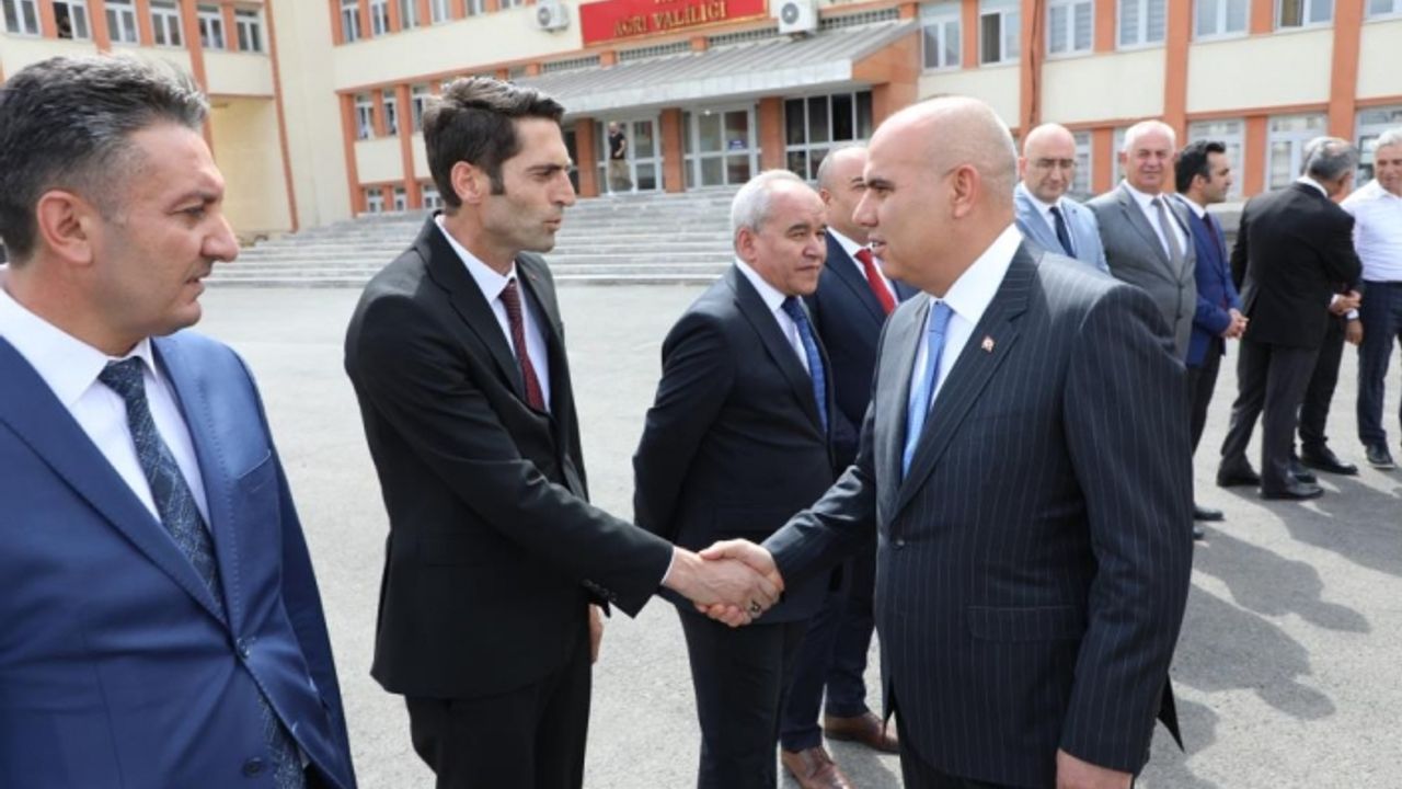 Ağrı Valisi Mustafa Koç görevine başladı
