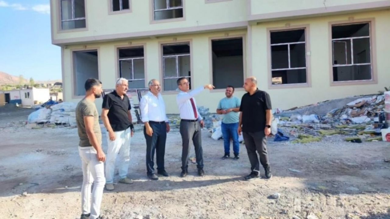 Ağrı Gençlik ve Spor İl Müdürü Din, Doğubayazıt’taki yatırımları inceledi