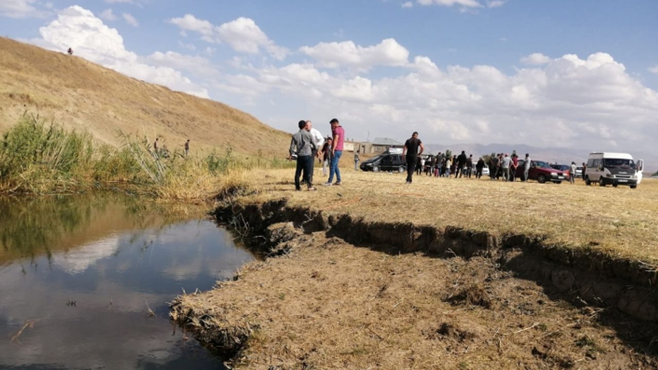 Balık yakaladığı sırada ayağı kayan genç suya düşerek boğuldu