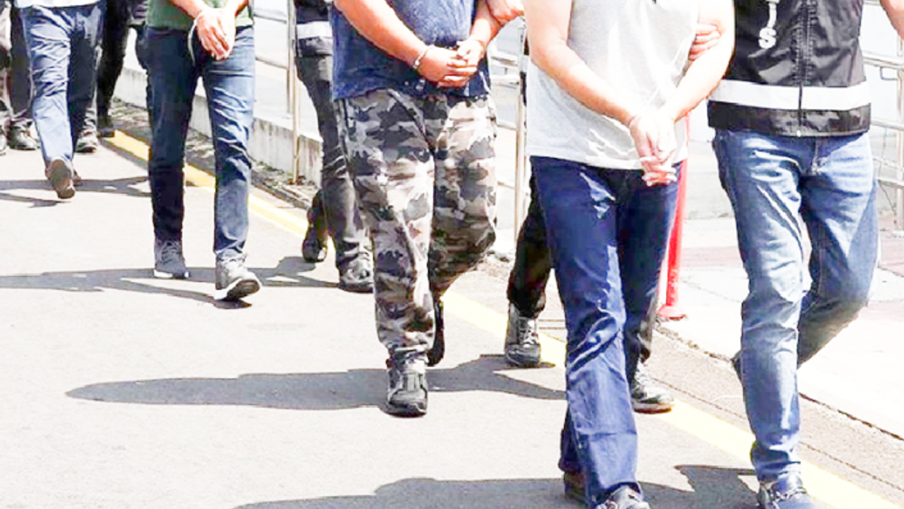 FETÖ bahanesiyle dolandırıcılık yaptıkları iddiasıyla 28 şüpheli gözaltına alındı