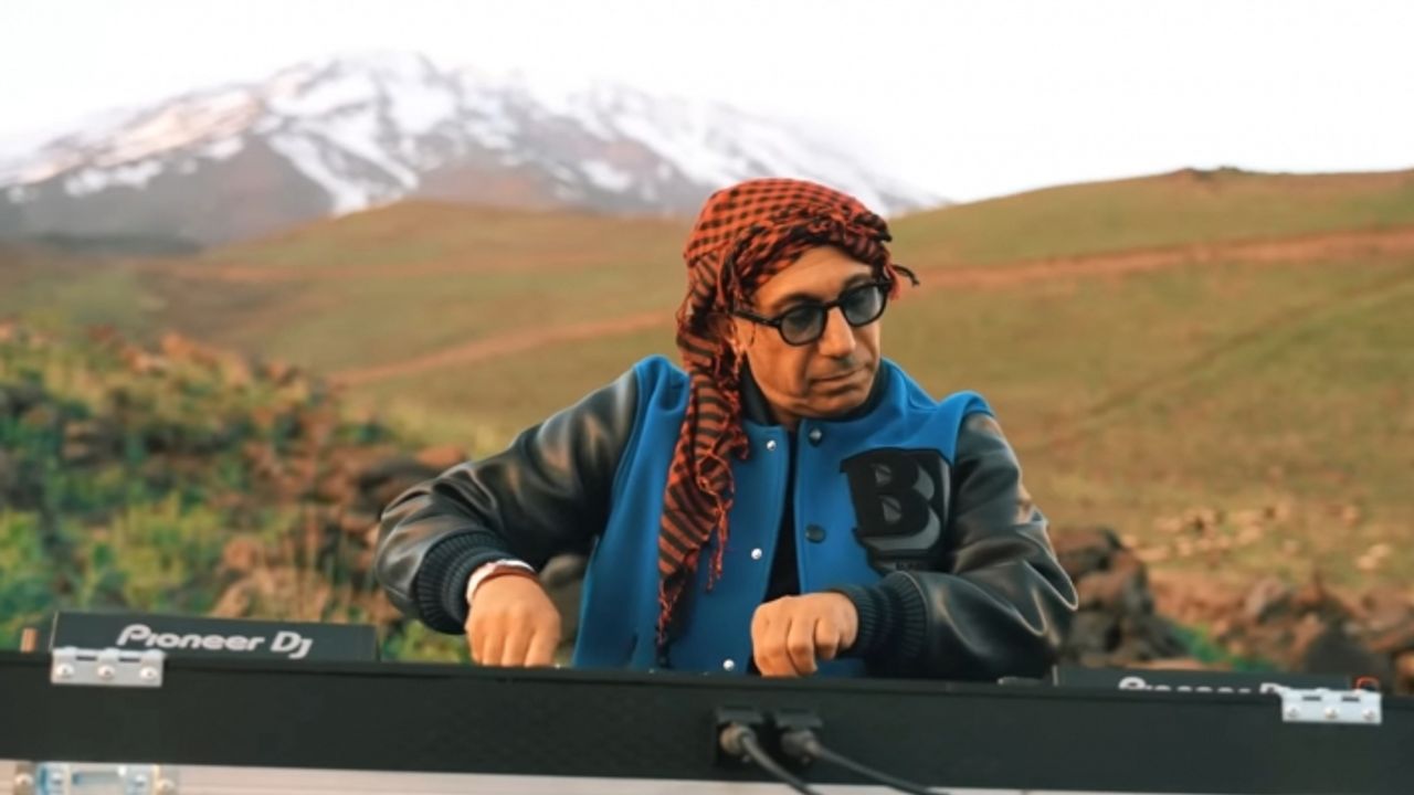 Hikmet Eraslan Ağrı Dağı eteklerinde Kürt kültürünü dijital müzikle harmanladı