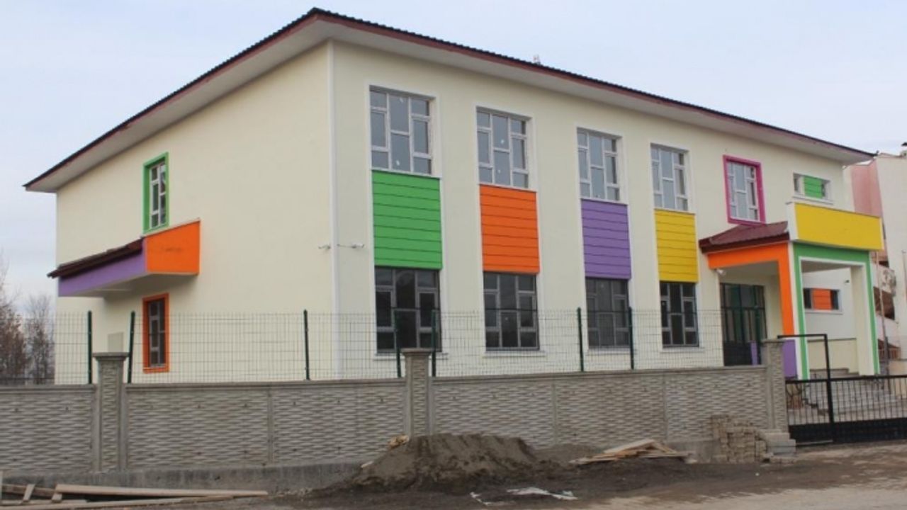 Ağrı’da köy yolları ve eğitim yatırımları tamamlandı
