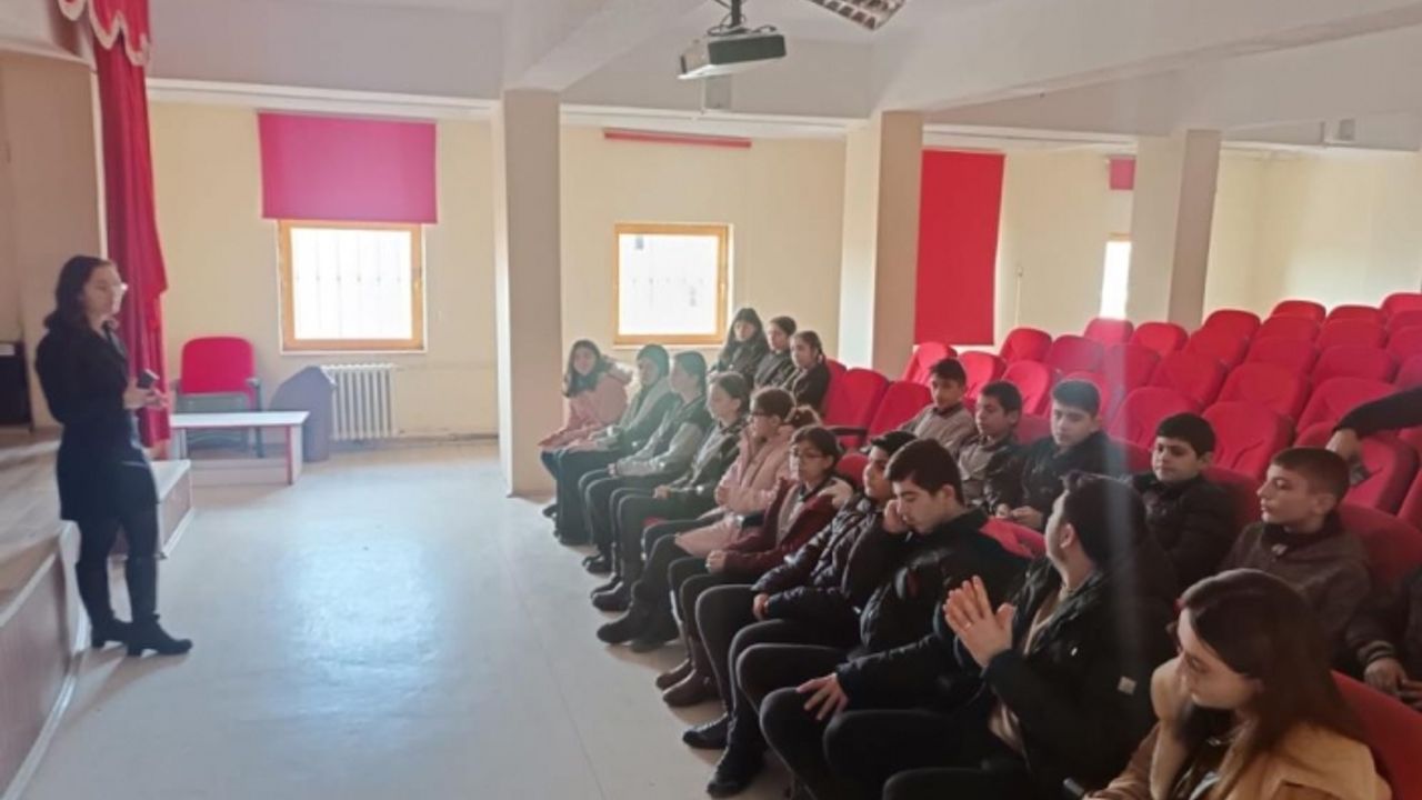 Ağrı’da ortaokul öğrencileri liseleri tanıdı