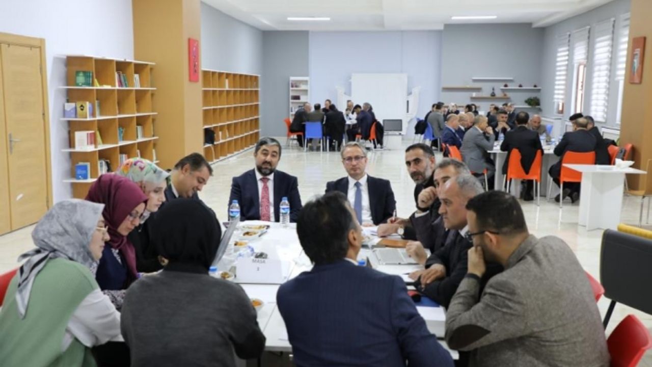 Ağrı’da "Türkiye Yüzyılı Din Öğretimi Çalıştayı" yapıldı