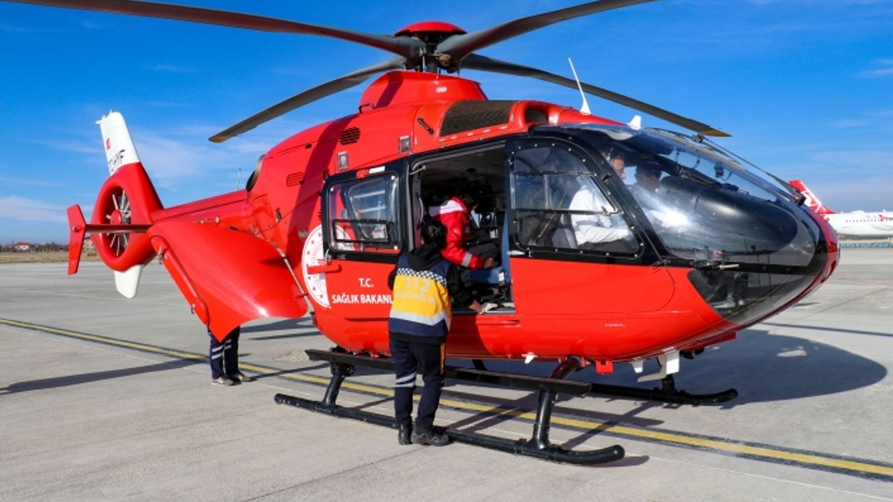 Ambulans helikopter 7 il arasında mekik dokuyarak hastaların imdadına yetişiyor