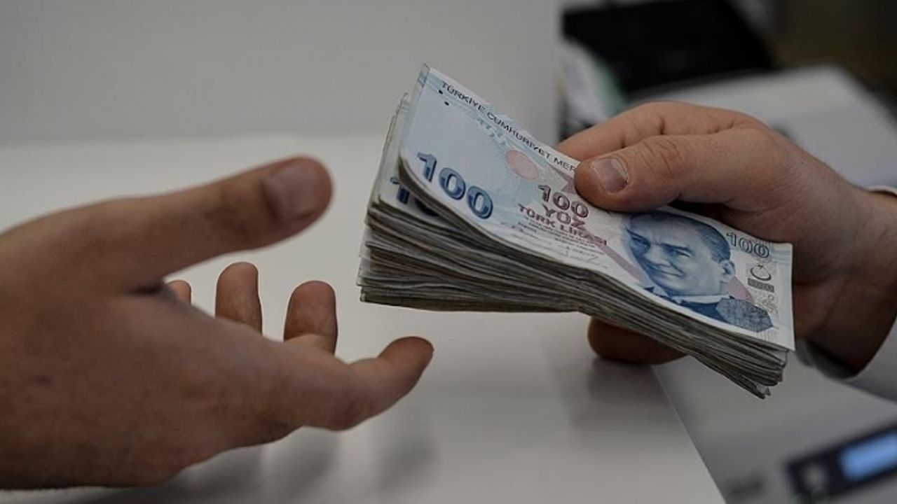 Çalışan emeklilere 5 bin lira düzenlemesi yılbaşından önce yasalaşacak
