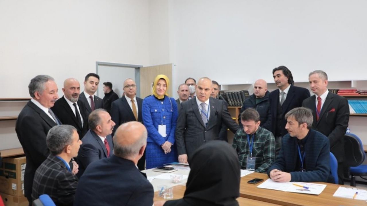 Ağrı’da, “Türkiye’nin Zirvesinde Eğitim Çalıştayı” programı