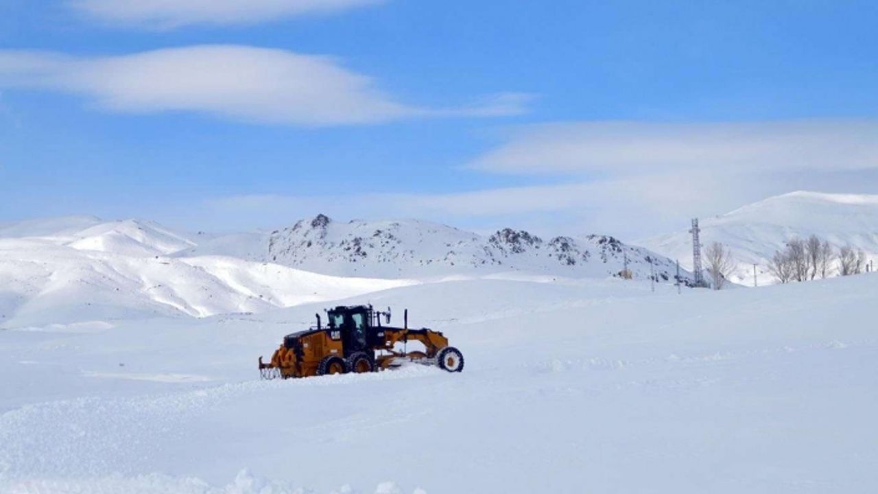 Doğu Anadolu Bölgesi'nde 360 yerleşim yeri ulaşıma kapandı