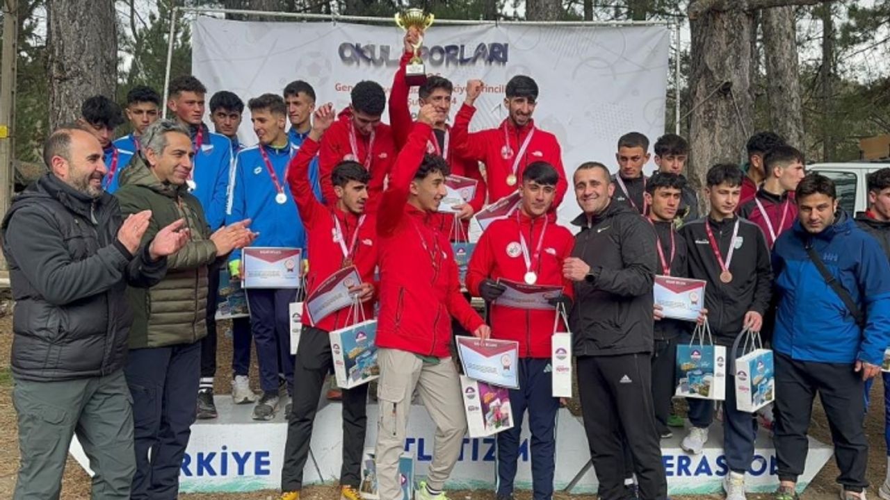 Ağrı Spor Lisesi, Okullar Kros Türkiye Şampiyonu oldu