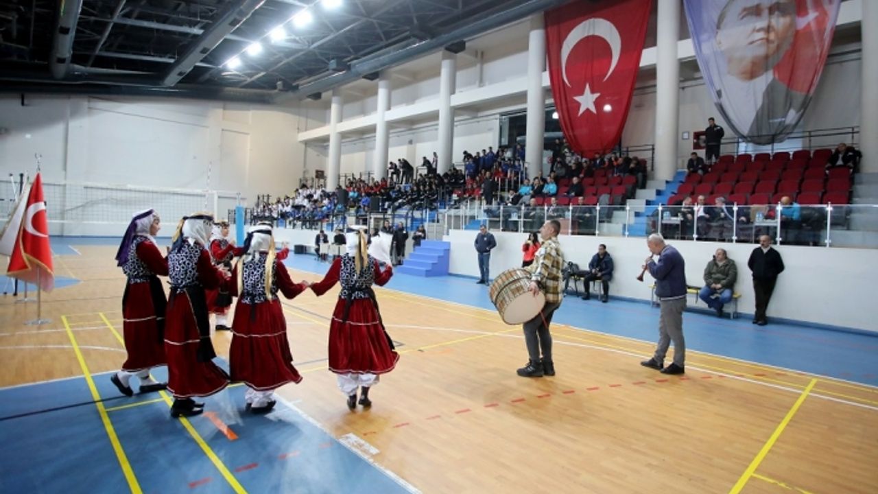 AİÇÜ’de UNİLİG Voleybol Bölgesel Müsabakaları Başladı