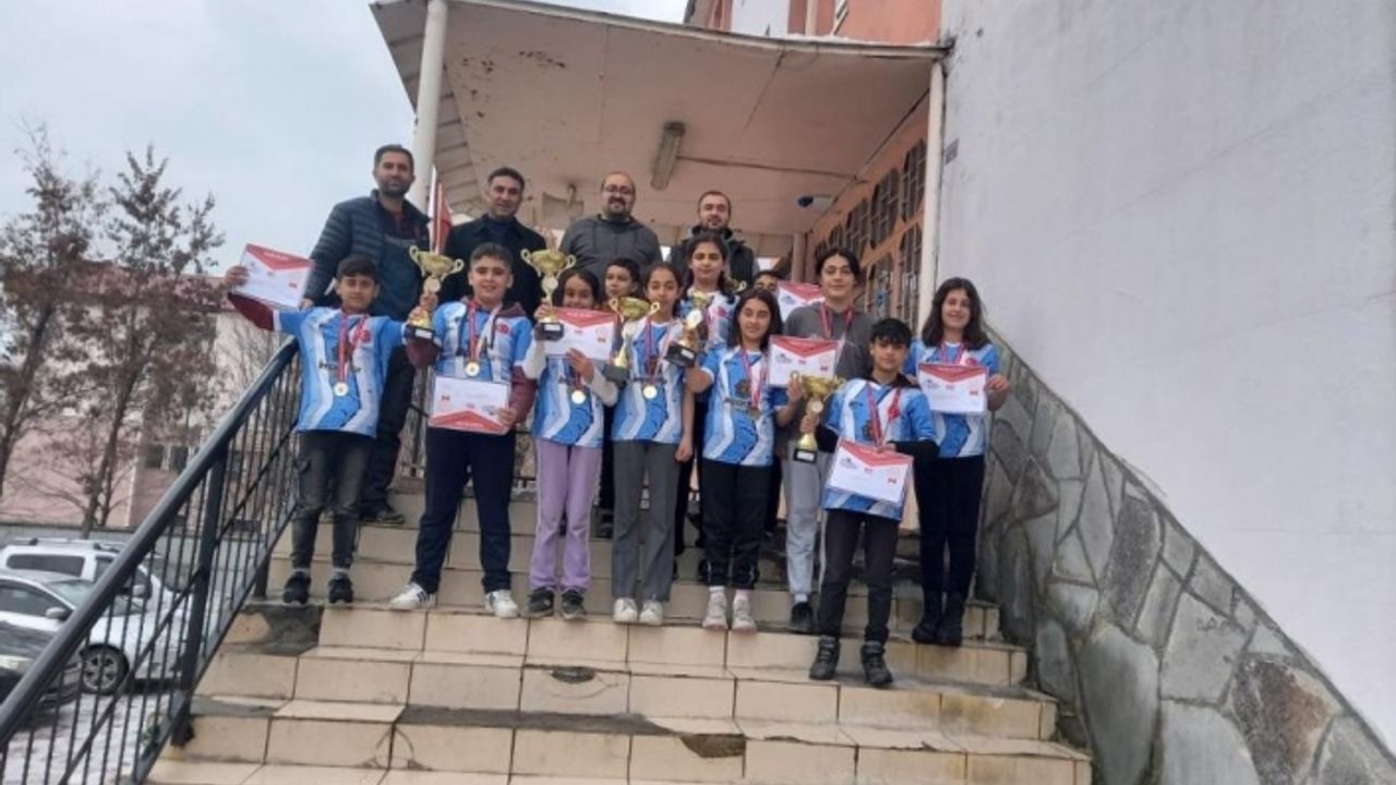 Ağrı Merkez 100. Yıl Ortaokulu'ndan gurur verici başarı