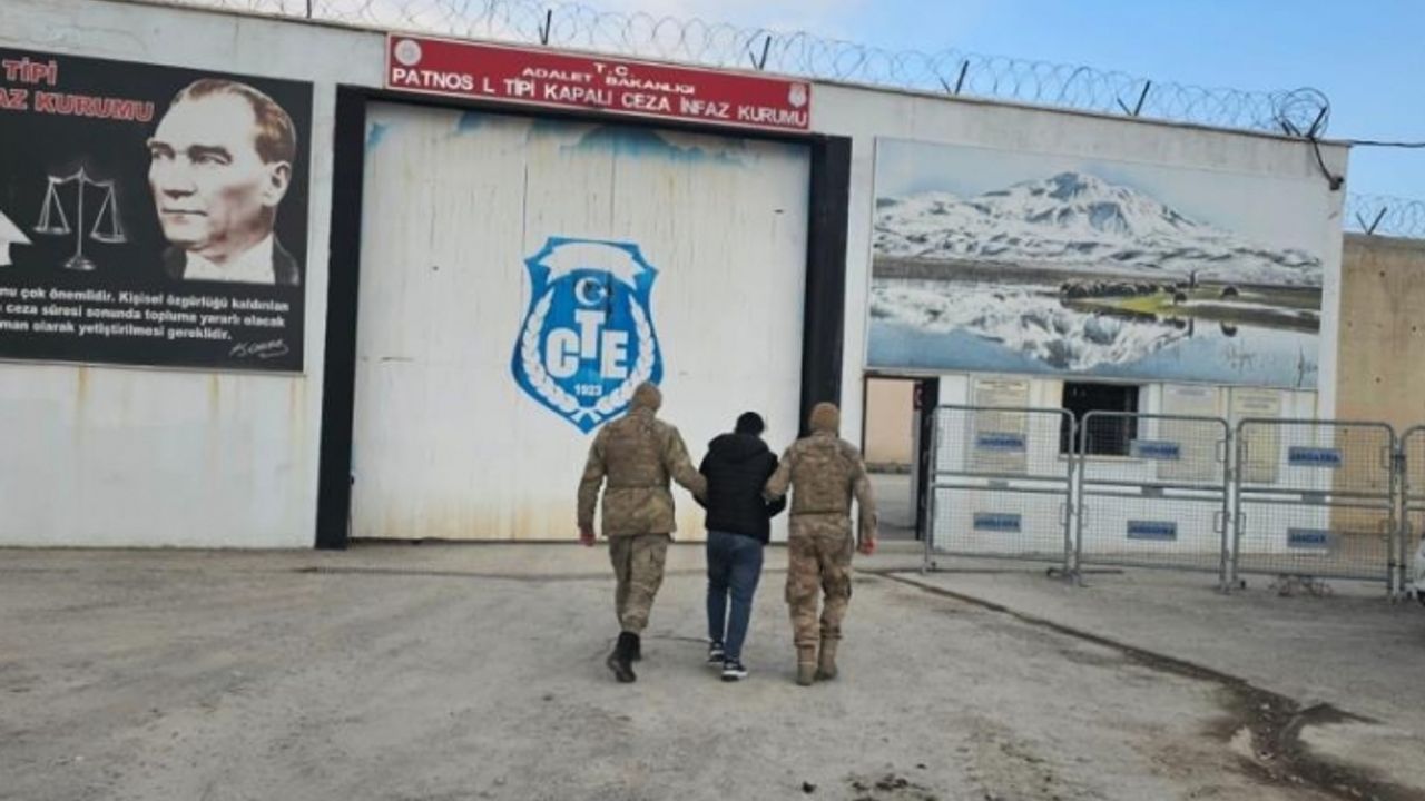 Ağrı’da çeşitli suçlardan aranan 3 firari yakalandı