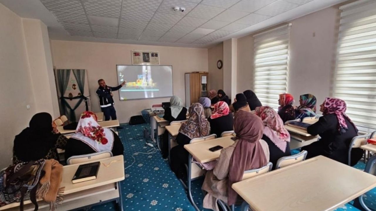 Ağrı'da siber suçlarla mücadele ve narkotik bilinçlendirme etkinlikleri gerçekleştirildi