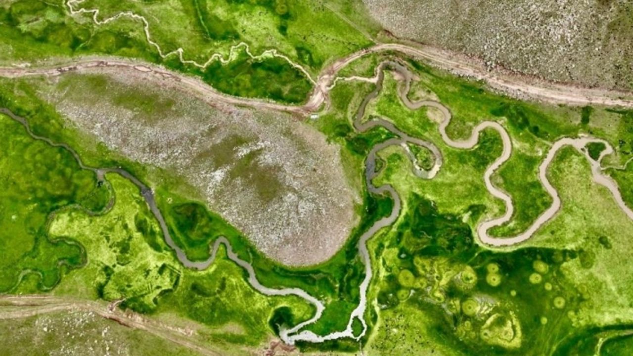 Ağrı'nın volkanik platolarındaki menderesler dronla görüntülendi