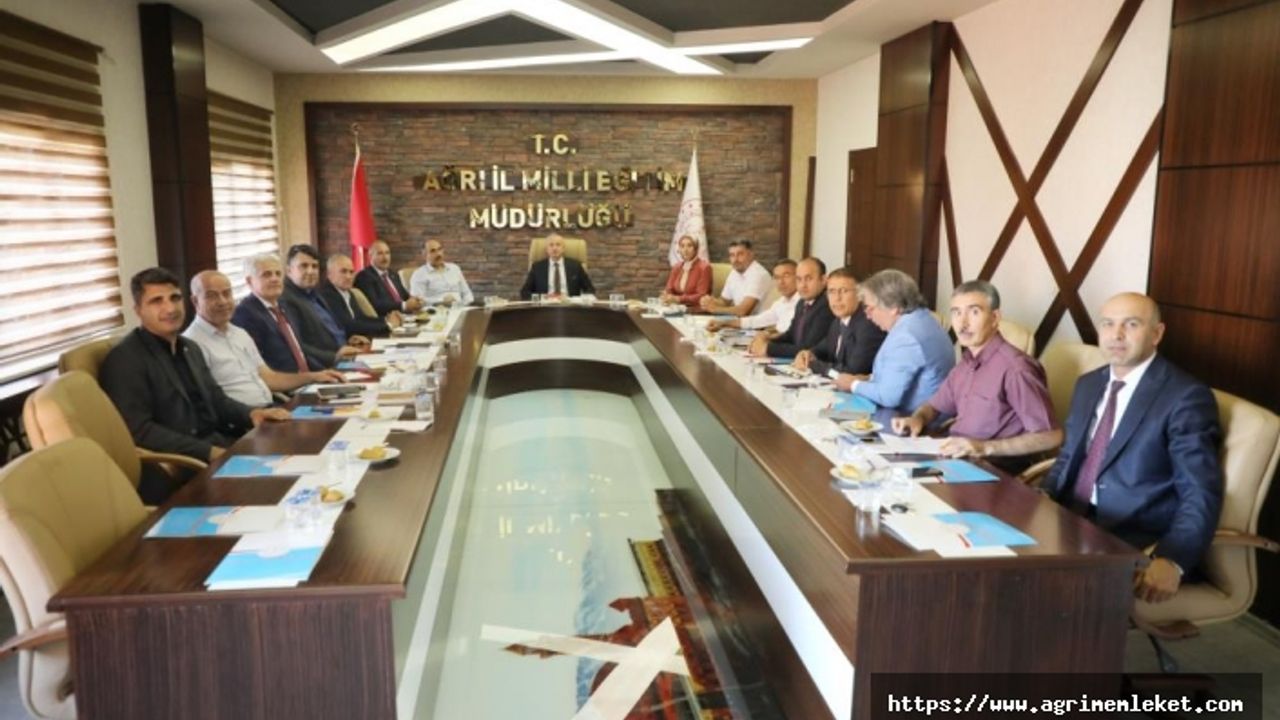 Ağrı'da ilçe milli eğitim müdürleri toplantısı gerçekleştirildi