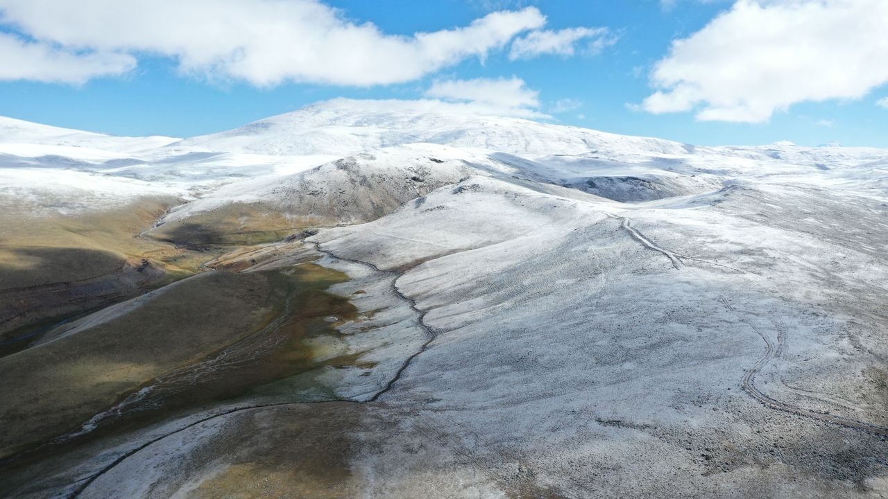 Kars, Ardahan ve Ağrı'da soğuk hava, kar ve sis etkili oldu
