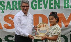 Ağrılı arıcılar tescilli "geven balı" hasadında