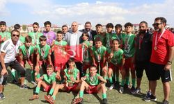 UYAFA Ağrı Dağı Cup Futbol Turnuvası’nın şampiyonu Diyarbakır oldu