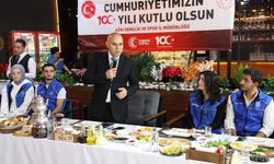 Ağrı Valisi Koç, Cumhuriyetin 100. yılında gençlerle bir araya geldi