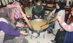 Ağrı'da yaşatılan mevlit helvası geleneği acı günde dayanışma ruhunu simgeliyor
