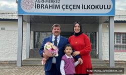 Başarılarla dolu 45 yıllık öğretmenlik hayatına, önlüğünü kızına devrederek veda etti