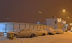 Ağrı, Tunceli ve Kars'ta etkili olan kar sürücülere zor anlar yaşattı