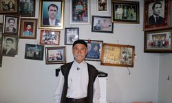 Askerde okuma yazma öğrenen Ağrılı Ali dede, 60 yıldır şiir yazıp günlük tutuyor