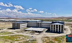 Ağrı İbrahim Çeçen Üniversitesi Tıp Fakültesi Binası Açılış İçin Gün Sayıyor