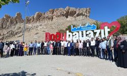 Ağrı'da şehit yakınları ve gaziler tarihi mekanları gezdi