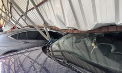 Ağrı'da üstünde kar biriken garajın çökmesi sonucu 3 araç zarar gördü