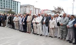 Ağrı'da hacı adayları dualarla kutsal topraklara uğurlandı