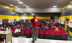 Doğubayazıt'ta öğretmen ve öğrencilere ilk yardım semineri verildi
