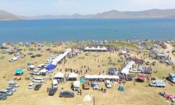 Ağrı'nın doğa harikası Balık Gölü'nde binlerce kişinin katılımıyla şenlik yapıldı