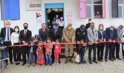Hamur'da TÜBİTAK 4006 Bilim Fuarı açıldı