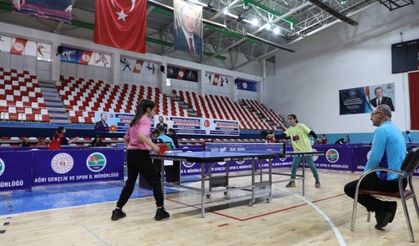 Masa Tenisi Grup Müsabakaları başladı