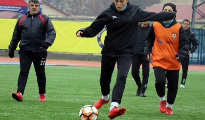 Ağrı'nın tek kadın futbol takımı başarılarıyla adından söz ettirmek istiyor