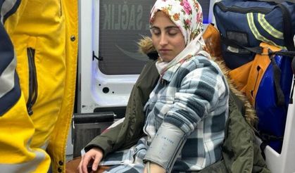 Ağrı'da hamile kadın 6 saatlik kurtarma operasyonuyla hastaneye yetiştirildi