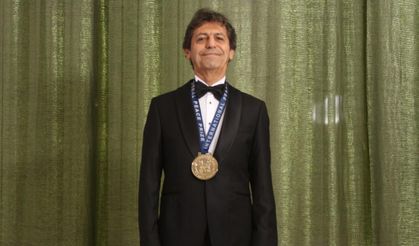 Dünyaca Ünlü Yazar Akif Manaf 2025 Yılı International Peace Prize Ödülü’nü Aldı