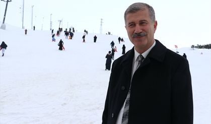 Ağrı İbrahim Çeçen Üniversitesinden engelli yüzücülere kayak merkezinde moral etkinliği