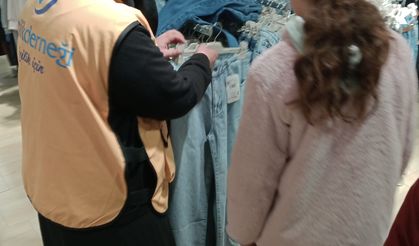 Ağrı'da hayırseverlerin desteğiyle çocuklara bayramlık kıyafet hediye edildi